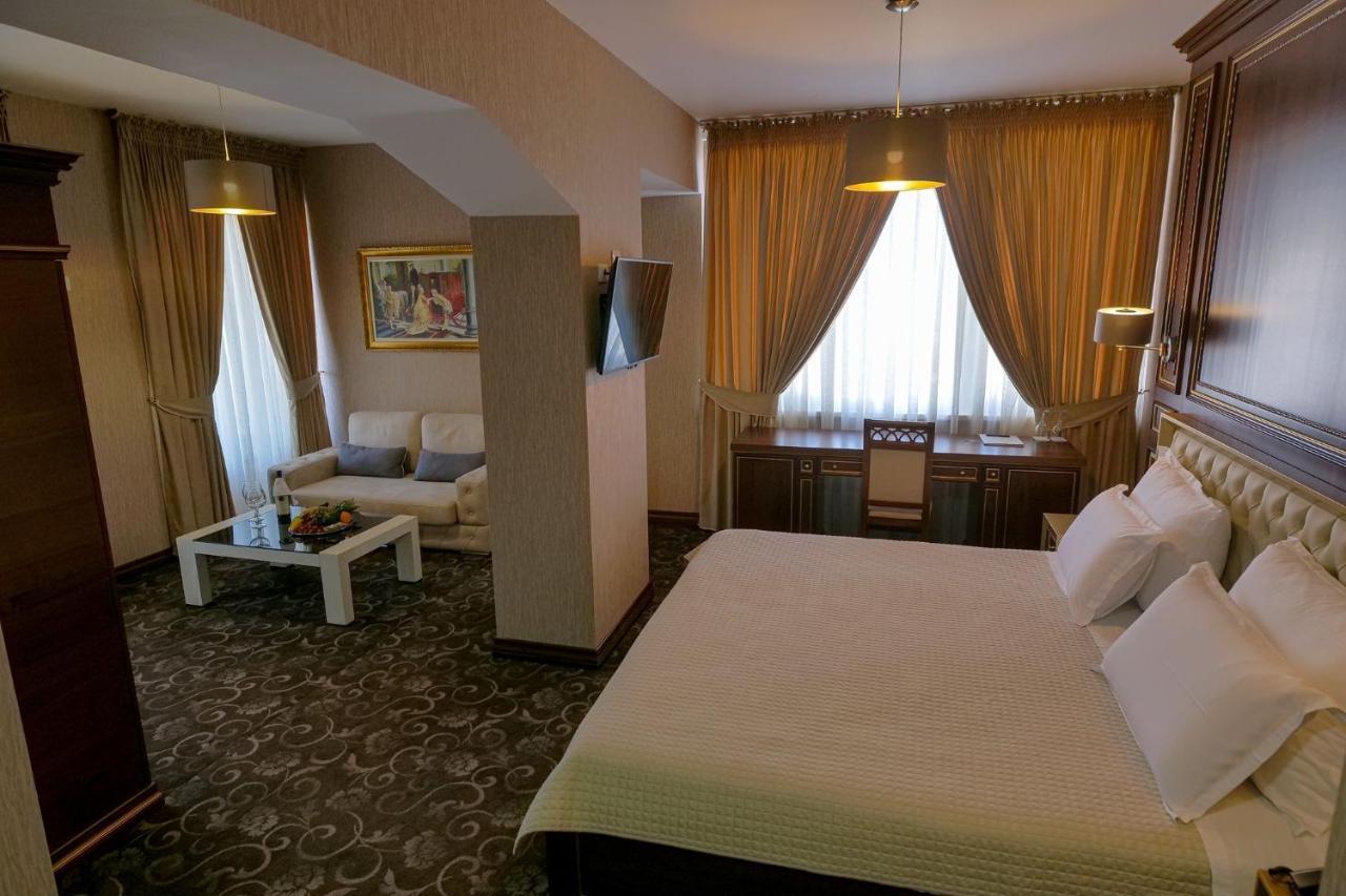 Rozafa Hotel Shkoder Exterior photo