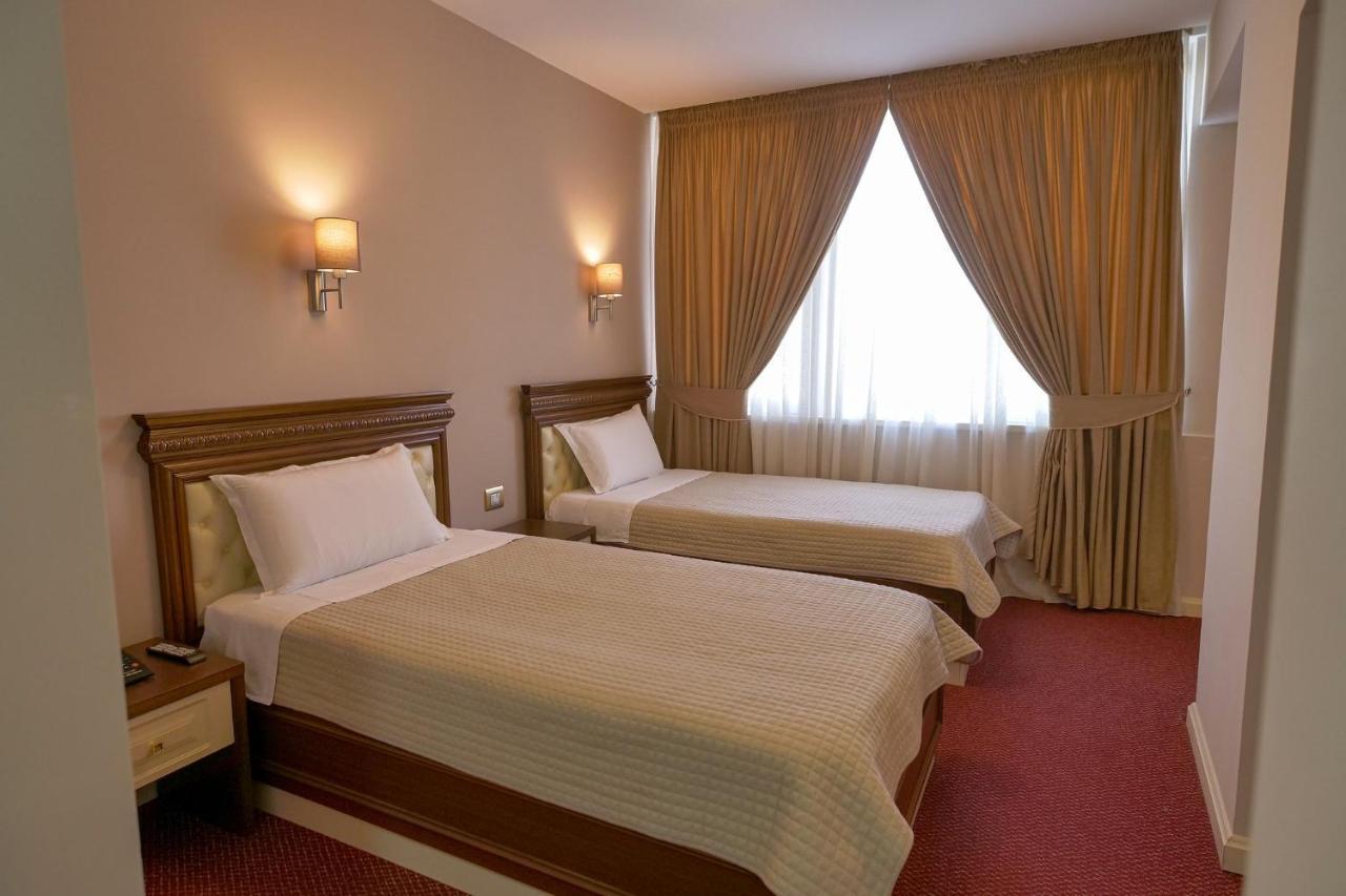 Rozafa Hotel Shkoder Exterior photo