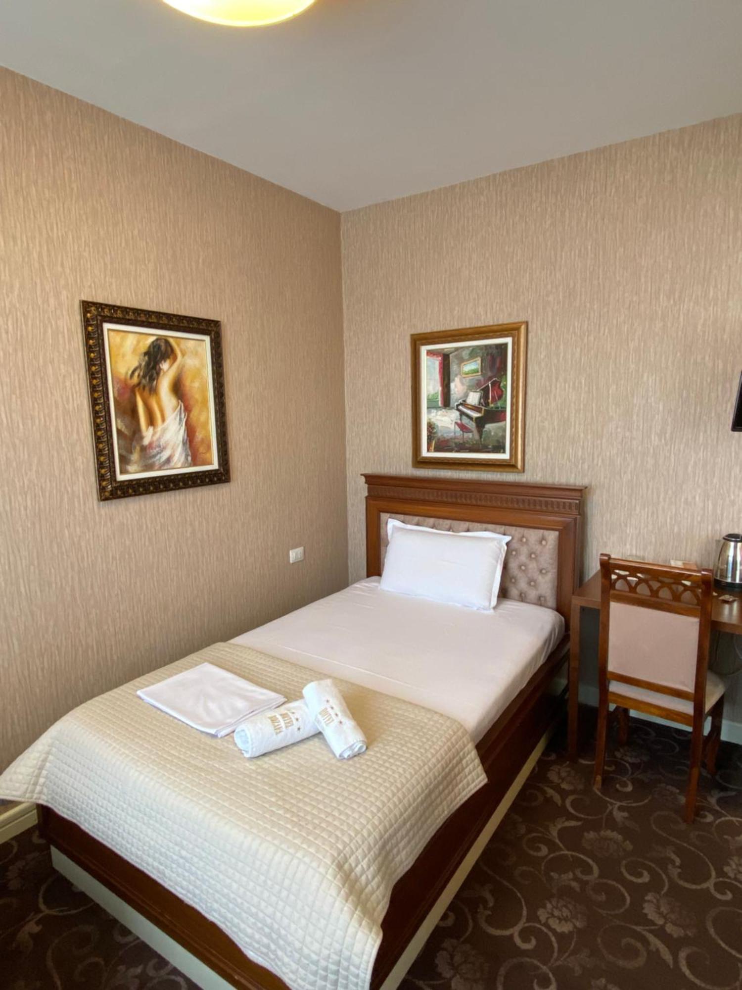 Rozafa Hotel Shkoder Exterior photo