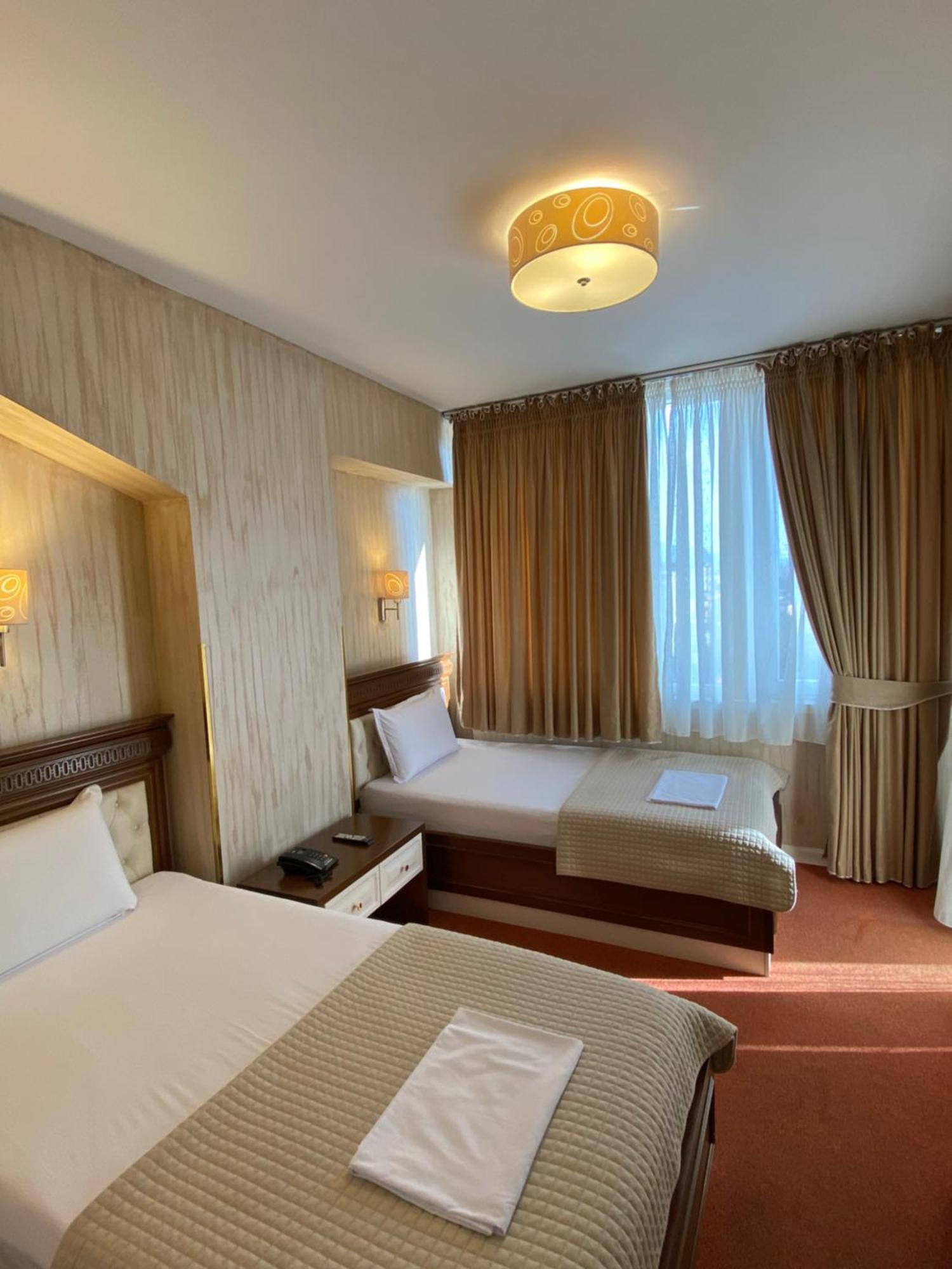 Rozafa Hotel Shkoder Exterior photo