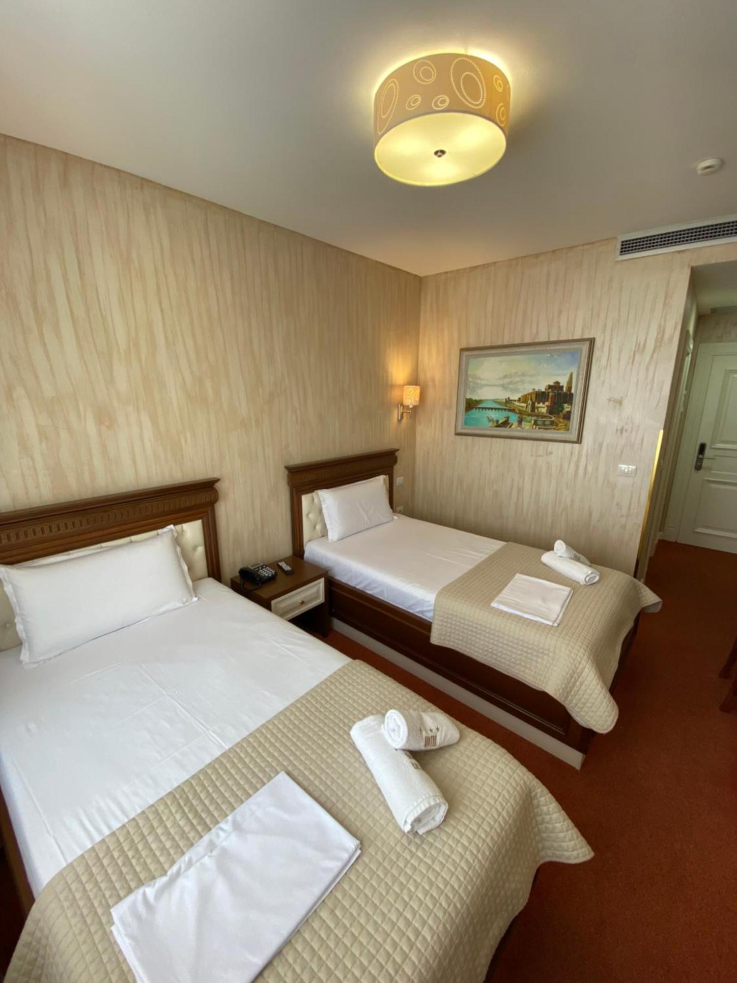 Rozafa Hotel Shkoder Exterior photo