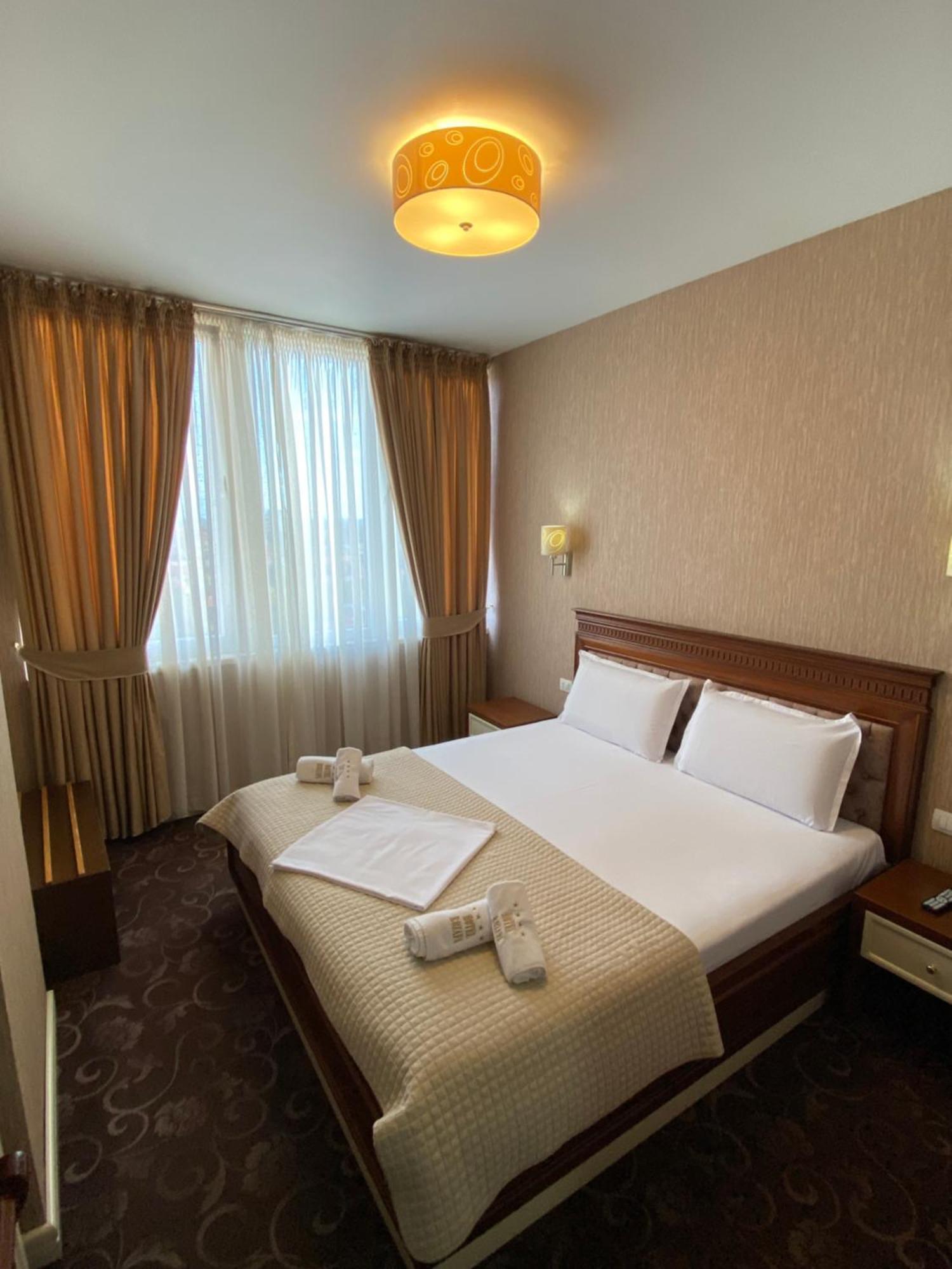 Rozafa Hotel Shkoder Exterior photo