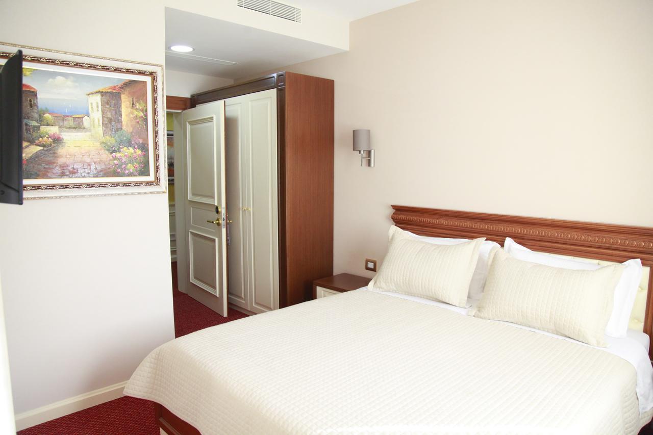 Rozafa Hotel Shkoder Exterior photo